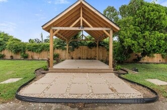 Building Photo - 4120 Linn St