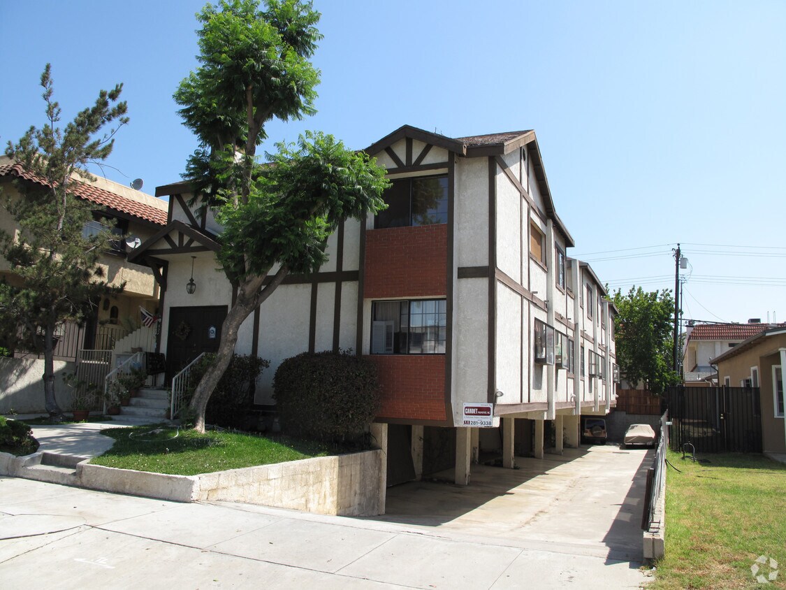 Primary Photo - 824 N Garfield Ave