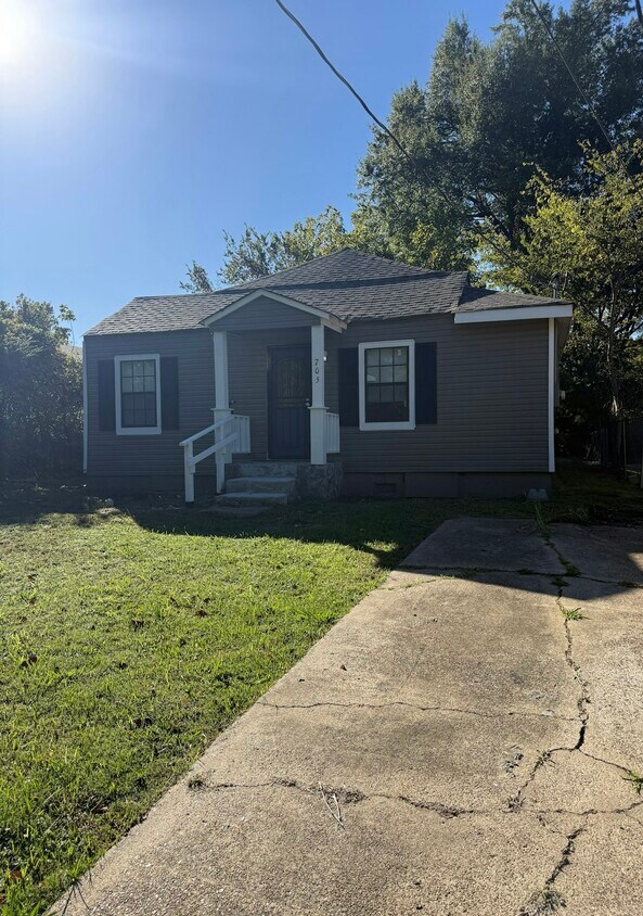 Primary Photo - 705 Harahan Rd