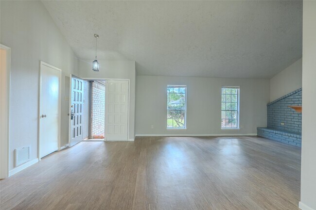 Foto del edificio - 6658 Canyon Way Dr