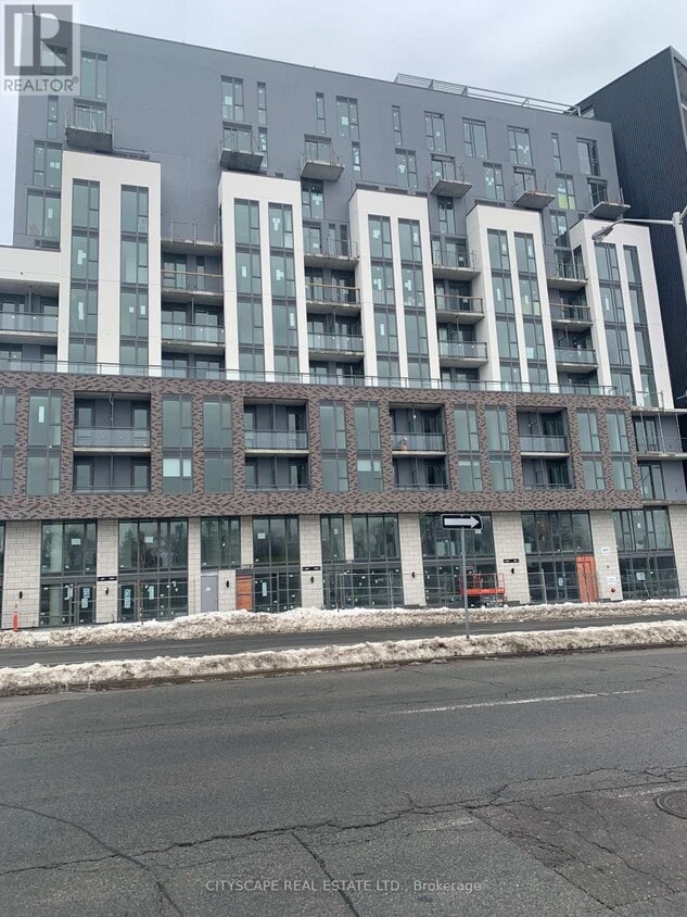 Primary Photo - 306-390 GLEN EVEREST Rd
