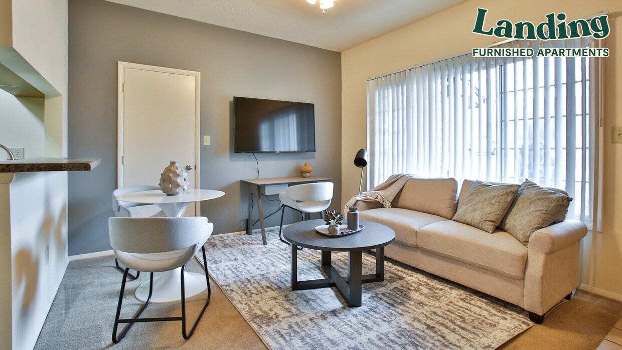 Foto principal - 7051 Pointe Inverness Way