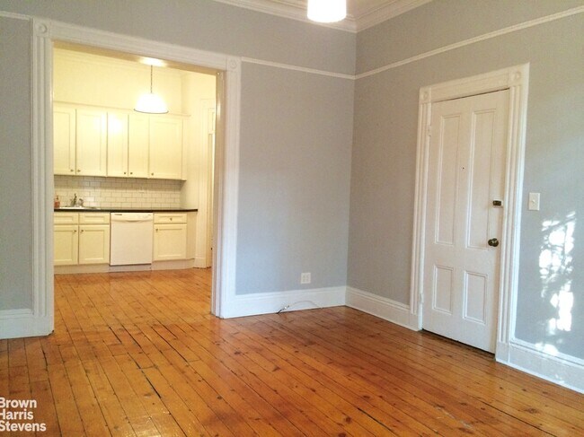 Foto del edificio - Parlor Floor 2 BR with Shared Garden