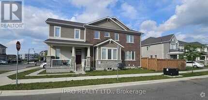 Building Photo - 852 Aspen Tsse.