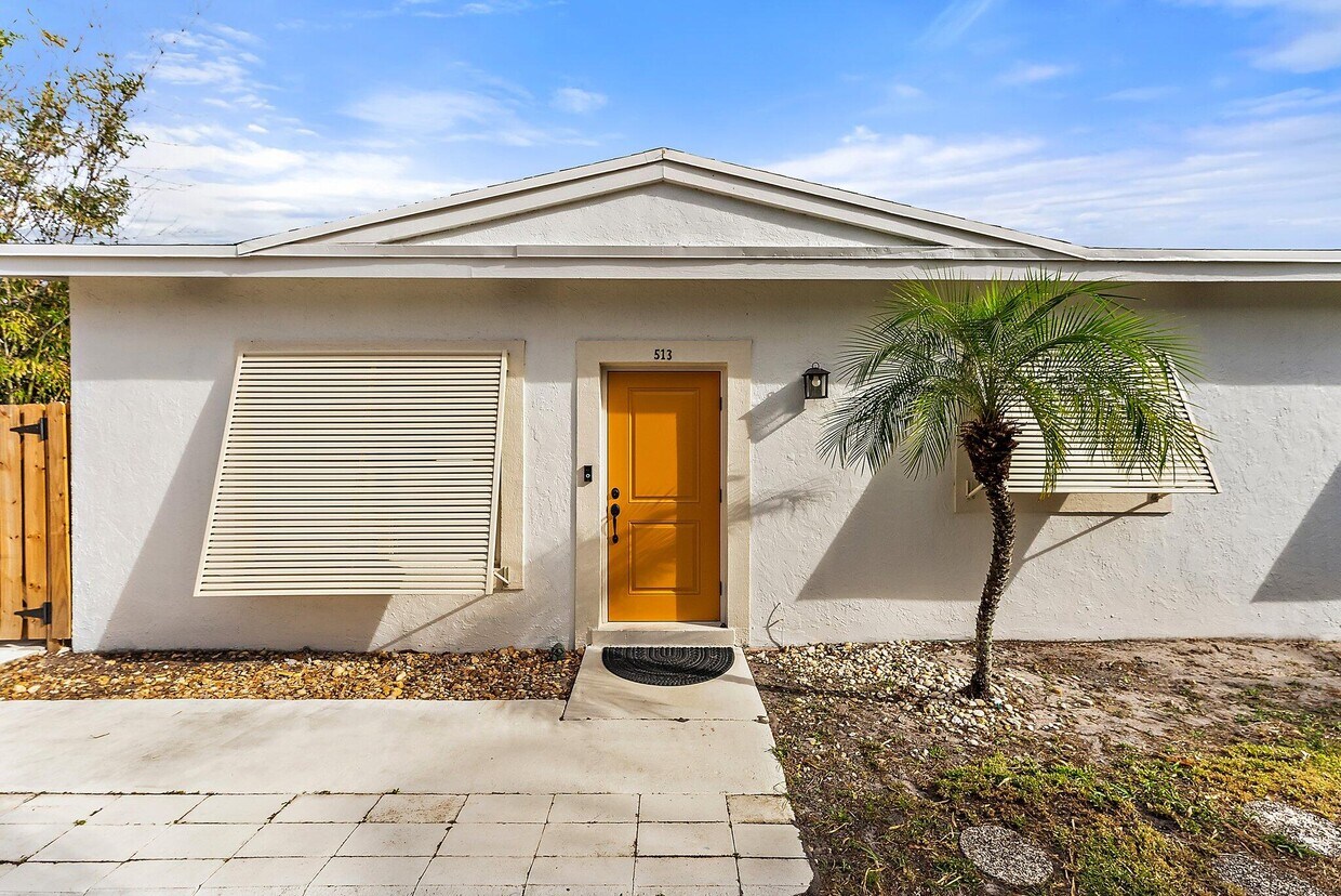 Foto principal - 513 E Whitney Dr