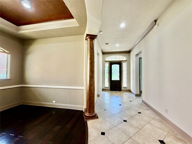 Foto del edificio - 6223 Duke Trail Ln