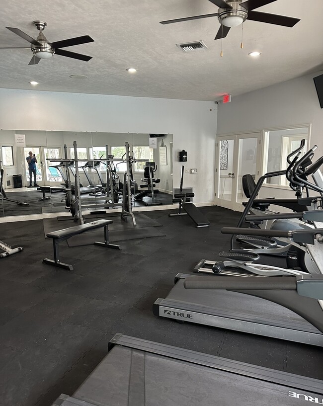 Building Photo - 4700 SW Archer Rd