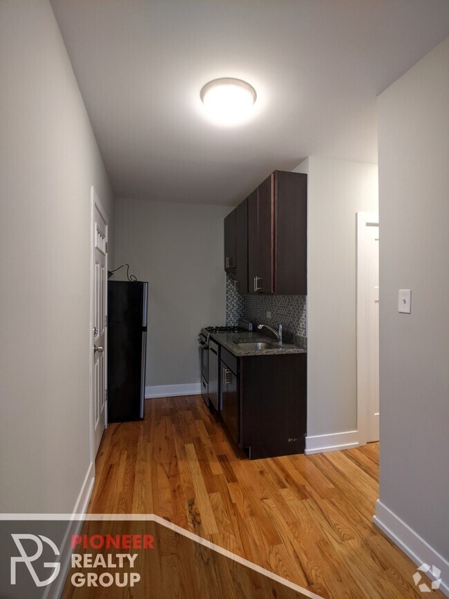 Building Photo - 2846 N Mildred Ave