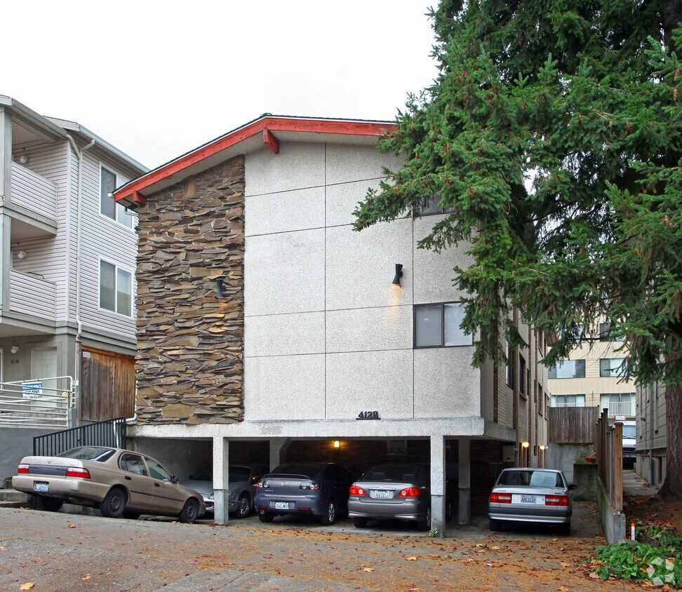 Primary Photo - 4128 12th Ave NE