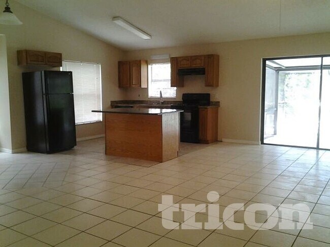 Foto del edificio - 925 Sandywood Dr