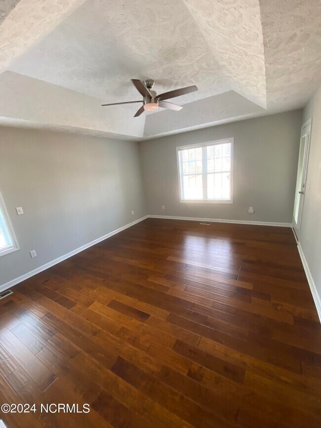 Foto del edificio - 4 Dogwood Pl