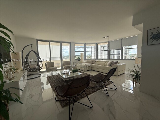 Foto del edificio - 5555 Collins Ave