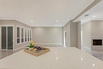 Building Photo - 15070 Kimberley Ct