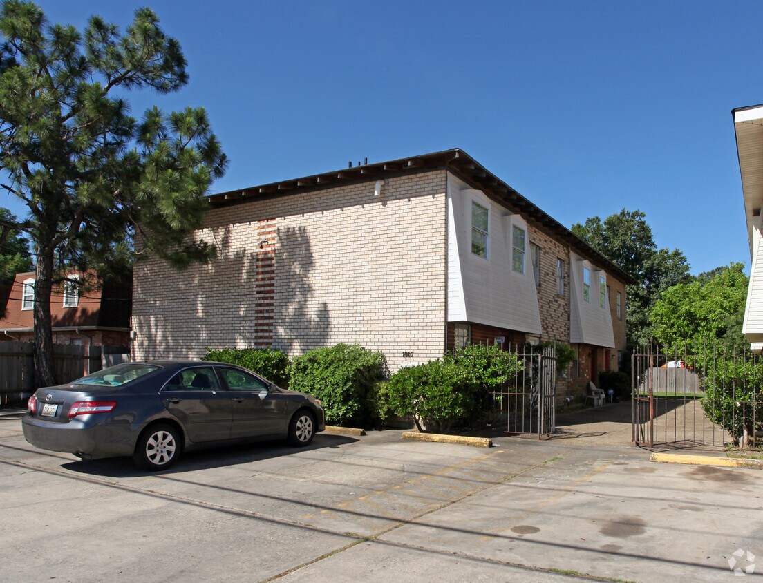 Primary Photo - 1816-1820 Hickory Ave