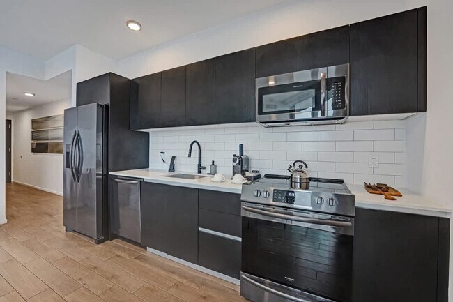 Building Photo - 398 NE 5th St