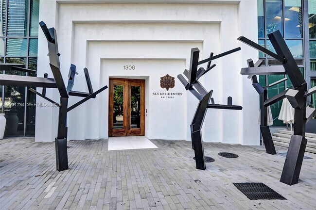 Foto del edificio - 1300 S Miami Ave