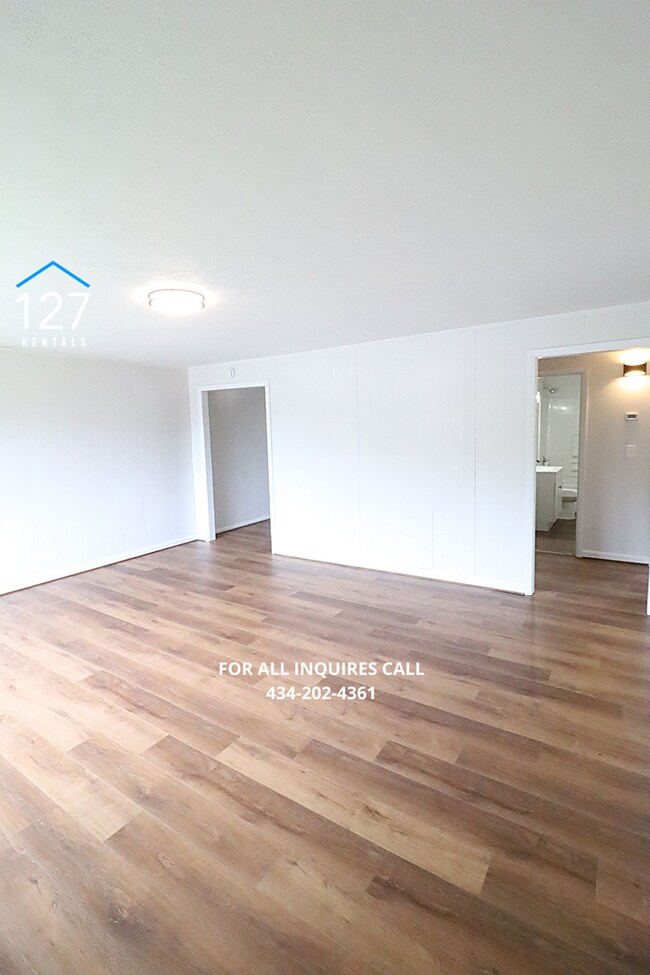 Foto del edificio - Fully Renovated 2-Bedroom Apartment in Convenient Location!