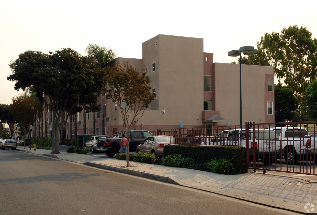 Building Photo - 4716 South Bay Cooperative