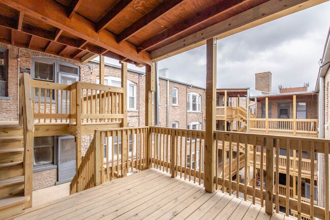 Building Photo - 2104 W Birchwood Ave