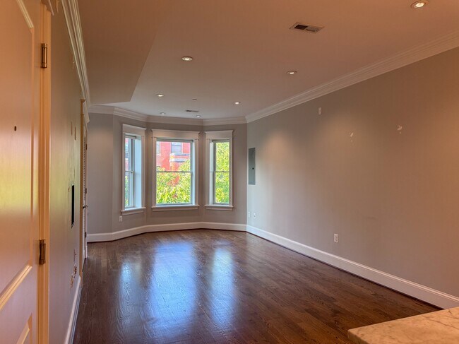 Building Photo - 1460 Harvard St NW