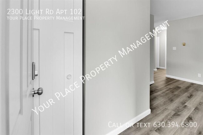 Building Photo - High End, Completely Renovated 1 Bed, 1 Ba...