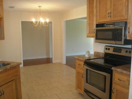 Foto del edificio - Stylish and Spacious 3BR/2BA Rental Home with Modern Amenities in Ray City, GA!