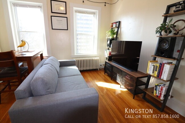 Building Photo - 1481 Beacon St