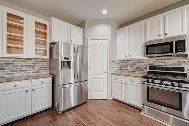 Foto del edificio - 502 Mornington Ln