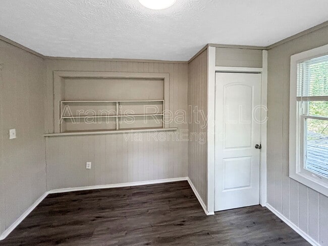 Building Photo - 4620 Sequoia Cir