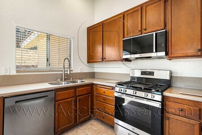 Building Photo - 15731 Laguna Ave