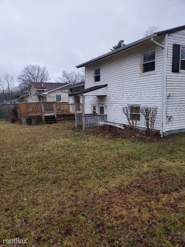 Building Photo - 4 br, 1.5 bath House - 26 Oak Ln,