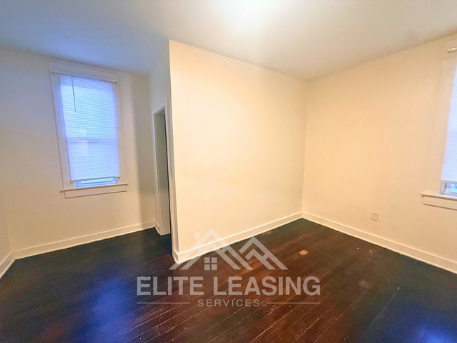 Building Photo - 3 Bedroom | 2 Bathroom Home Available Now