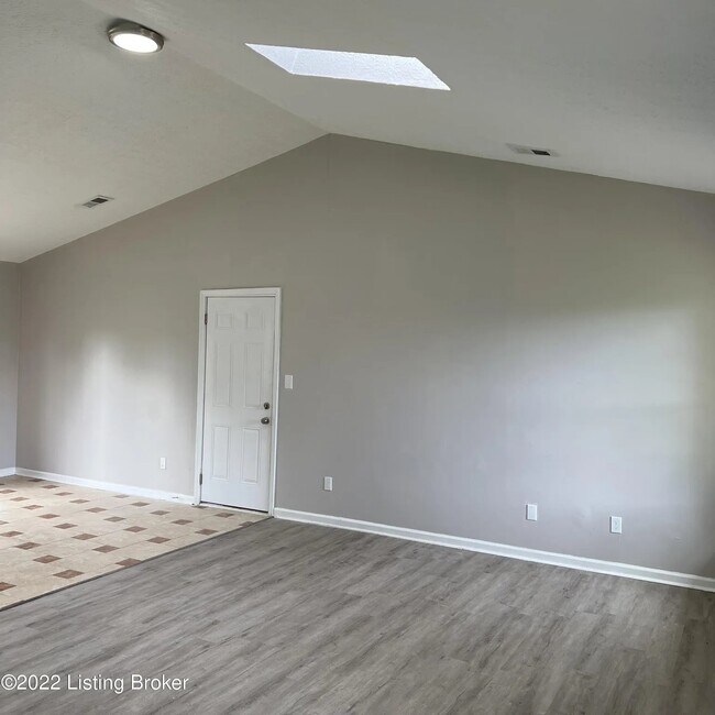 Building Photo - 4613 Beechbrook Rd