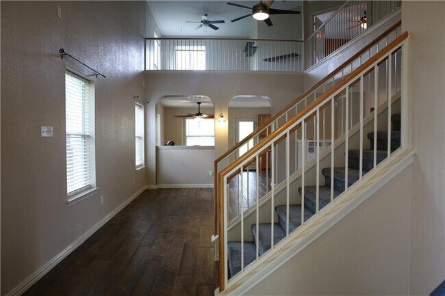 Building Photo - 525 Grey Feather Ct