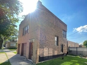 Building Photo - 3401 S Western Blvd