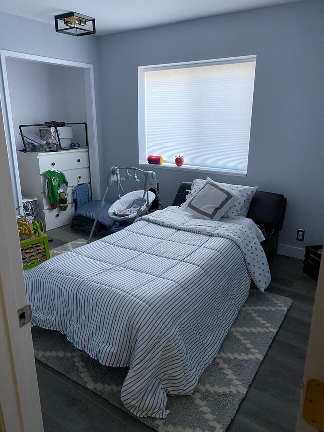 Building Photo - 4586 SW Comus Plz