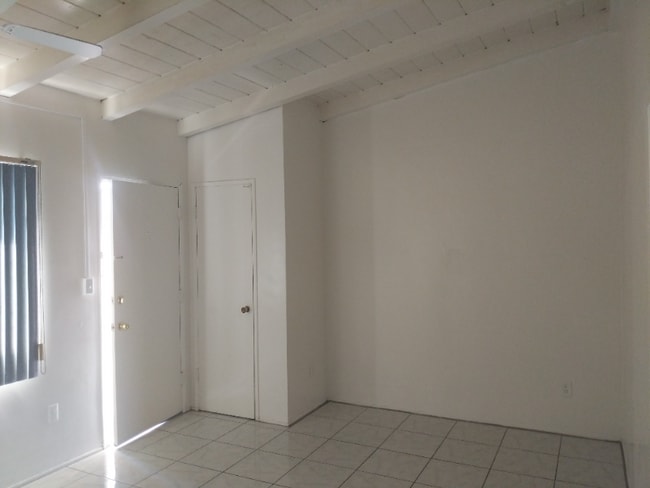 Building Photo - 7002 Linda Vista Rd