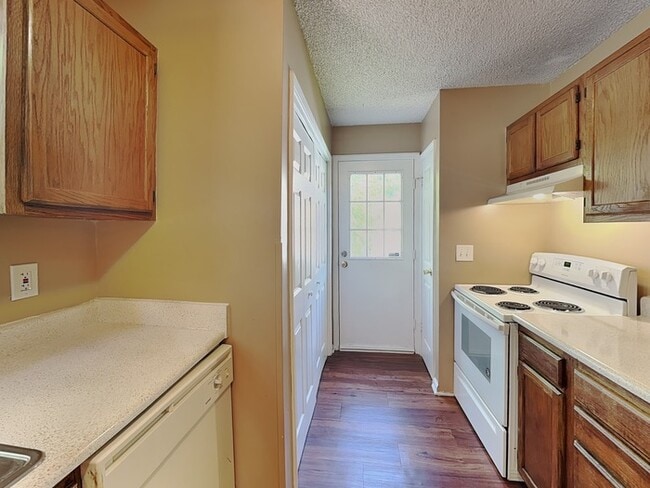 Building Photo - 6613 Cool Water Ct