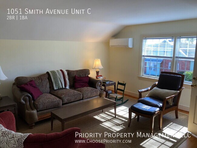 Foto del edificio - 1051 Smith Ave