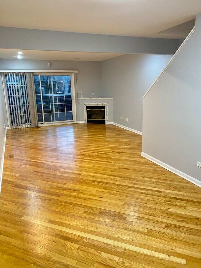 Foto del edificio - 8013 Lincoln Ave
