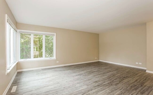 Foto del edificio - 1464 Deerfield Rd