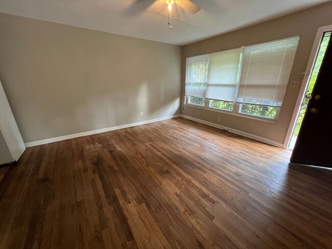 Photo - 1343 Nylic St House