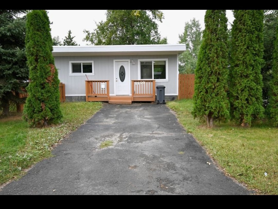 Primary Photo - 1199 Cuddie Crescent