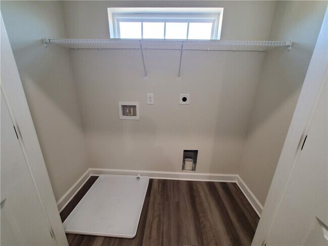 Building Photo - 2585 Ocean Dr NW