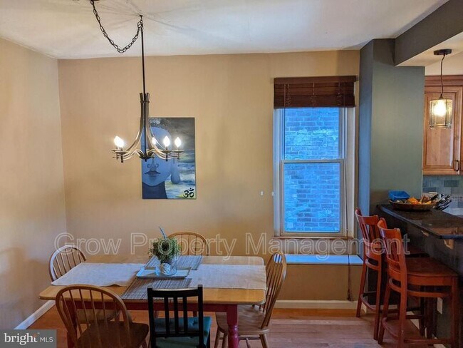 Foto del edificio - 4651 Sheldon St