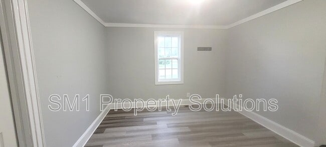 Foto del edificio - 4304 Hilltop Rd