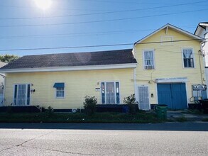 Building Photo - 1108-1112 N Miro St