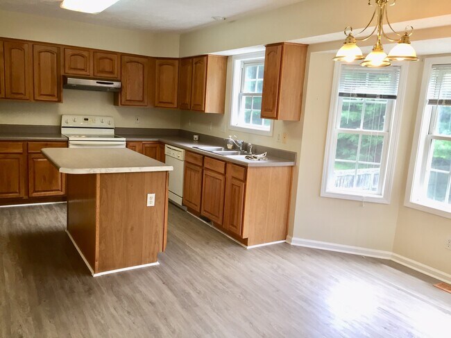 Foto del edificio - 1692 Oriole Dr