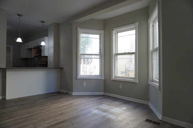 Building Photo - 27 N Lake Ave
