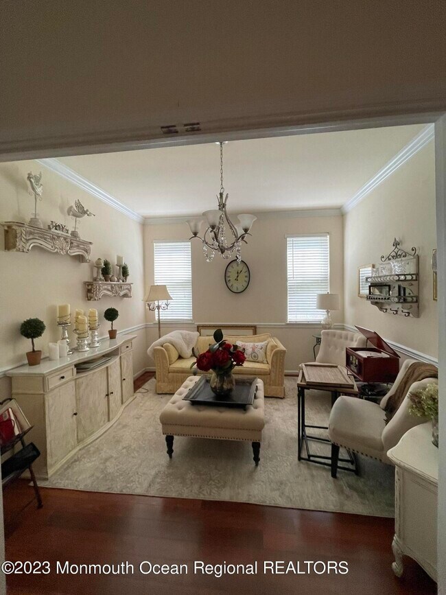 Foto del edificio - 535 Country Club Dr